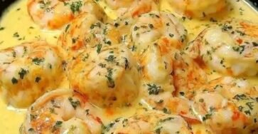Creamy garlic butter shrimp in Parmesan sauce skillet