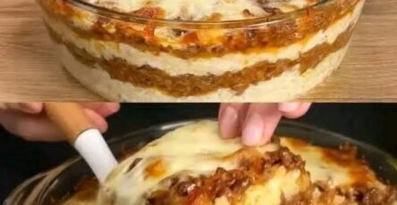 Cheesy baked stellini pasta with seasoned ground beef, creamy béchamel sauce, and melted mozzarella cheese